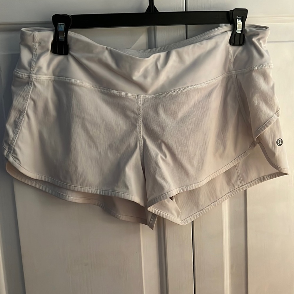 Lululemon white size 8 shorts barley worn!